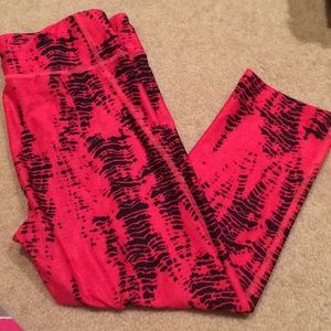 Under Armour crop heat gear compression pants